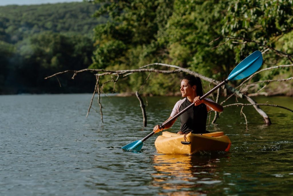 How many calories do you burn canoeing?